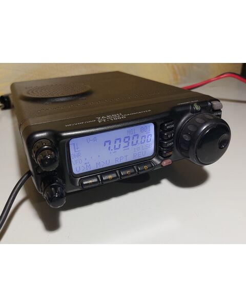 Yaesu FT-100D Quadribanda Veicolare HF/50/144/430 Mhz All-Mode