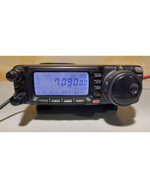 Yaesu FT-100D Quadribanda Veicolare HF/50/144/430 Mhz All-Mode