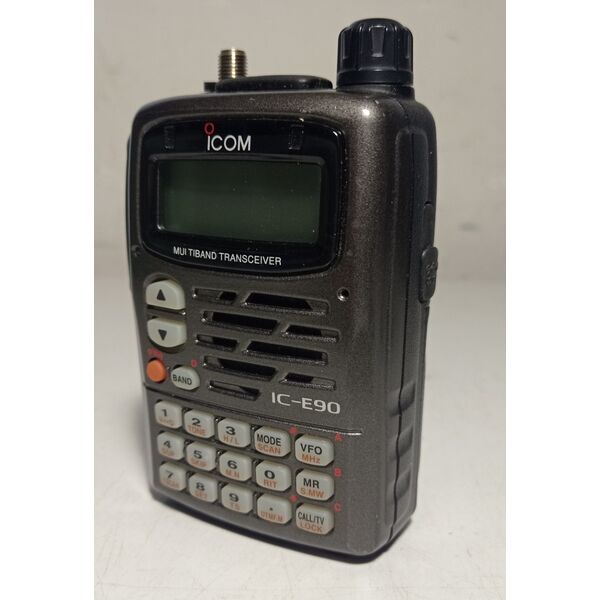 Icom IC-E90 Radio Portatile Tri Band 50/144/430 Mhz