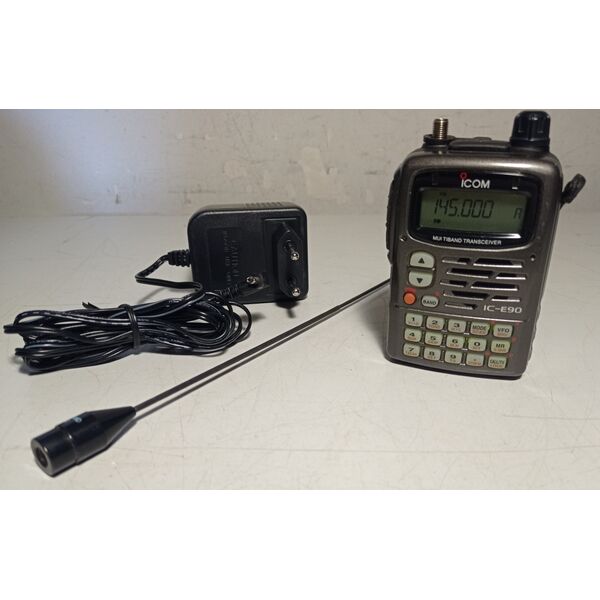 Icom IC-E90 Radio Portatile Tri Band 50/144/430 Mhz