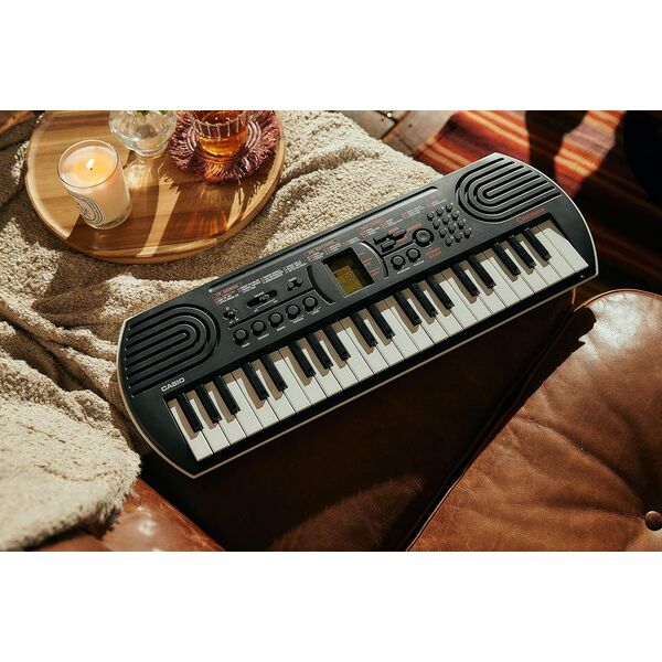 CASIO SA81 Tastiera Pianola Elettronica Musicale 44 Tasti (Nera fondo bianco)