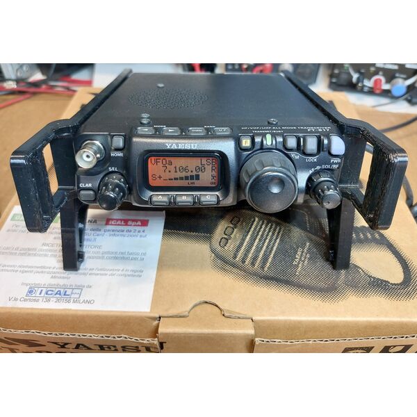 Yaesu FT-817ND + Batteria Windcamp + Supporto in 3D