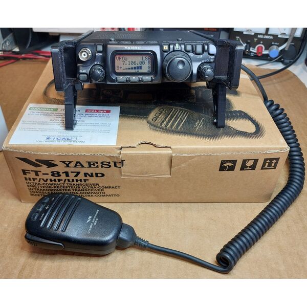 Yaesu FT-817ND + Batteria Windcamp + Supporto in 3D