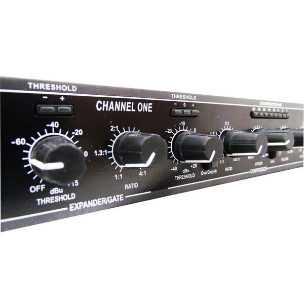 Compressor / Gate / Expander a 2 canali per voce canto e strumenti musicali