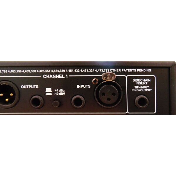 Compressor / Gate / Expander a 2 canali per voce canto e strumenti musicali