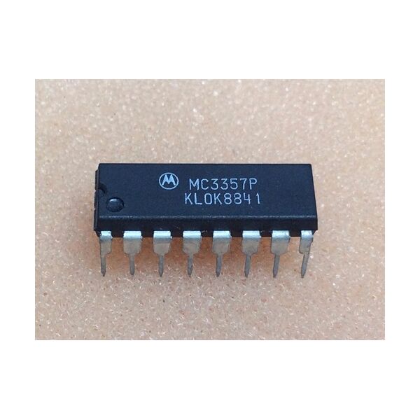 MC 3357P INTEGRATO MOTOROLA - Low Power Narrow band FM IF Old Stock