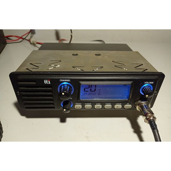 TTI TCB 1100 Ricetrasmettitore Radio CB 1-Din con Altoparlante Frontale